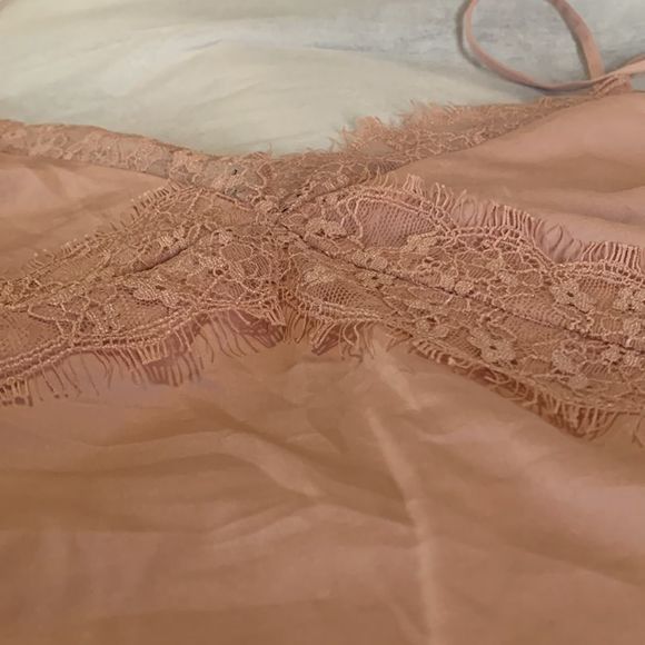 Lace cami lingerie inspired top crop with lace River island cream peach blush 12 - Picture 7 of 11